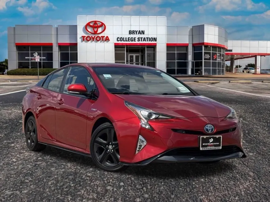 2017 Toyota Prius Four photo 1