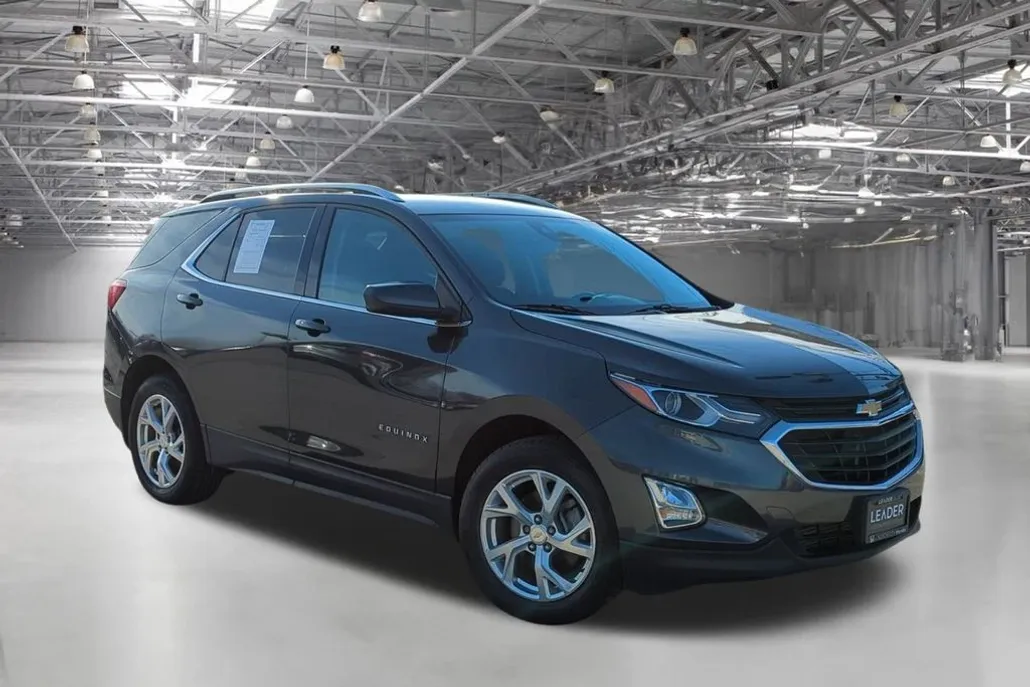 2020 Chevrolet Equinox LT photo 1