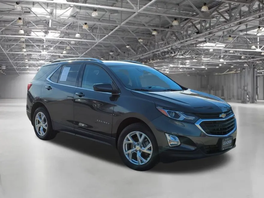 2020 Chevrolet Equinox LT photo 1