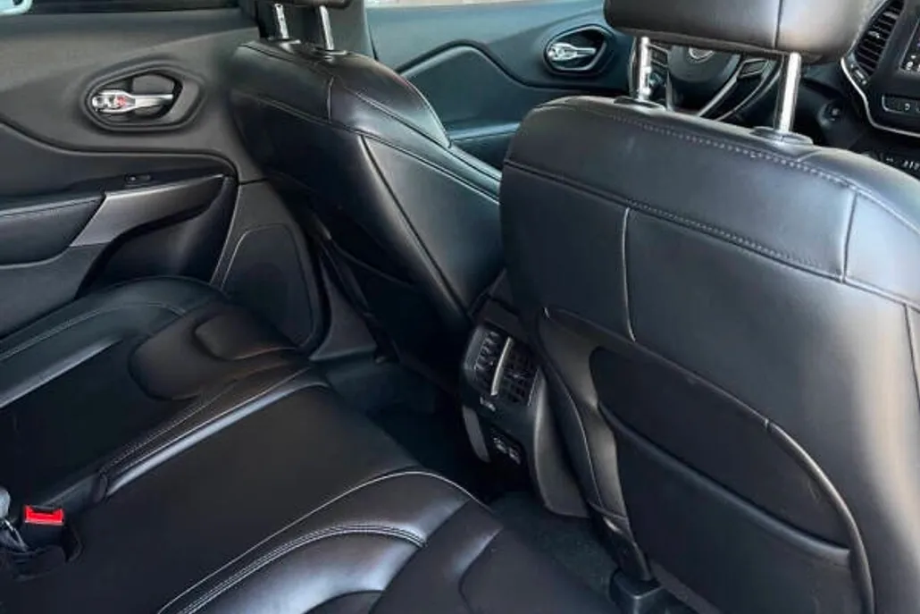 2021 Jeep Cherokee Latitude photo 1