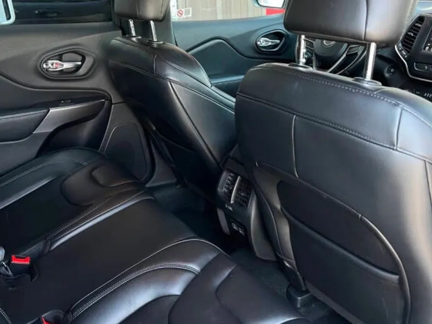 2021 Jeep Cherokee Latitude photo 1