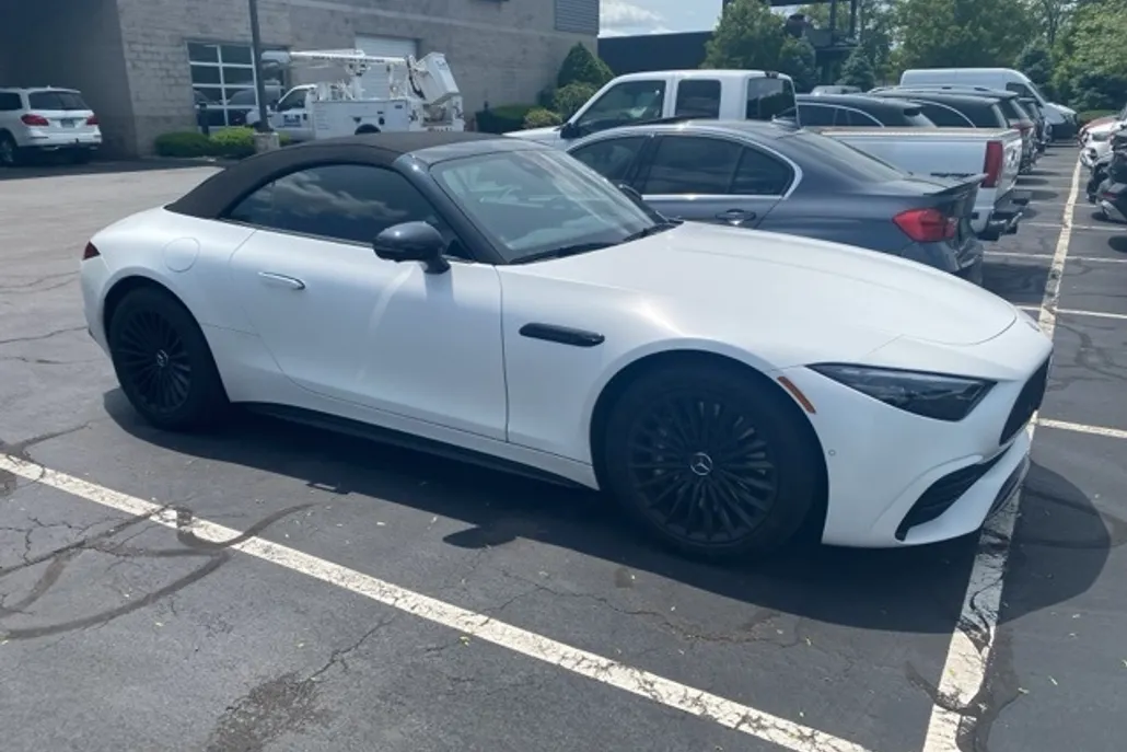 2024 Mercedes Benz SL 43 AMG photo 1