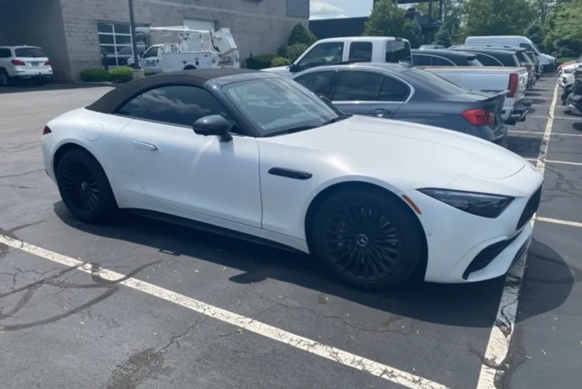2024 Mercedes Benz SL 43 AMG photo 1