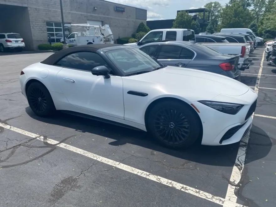 2024 Mercedes Benz SL 43 AMG photo 1