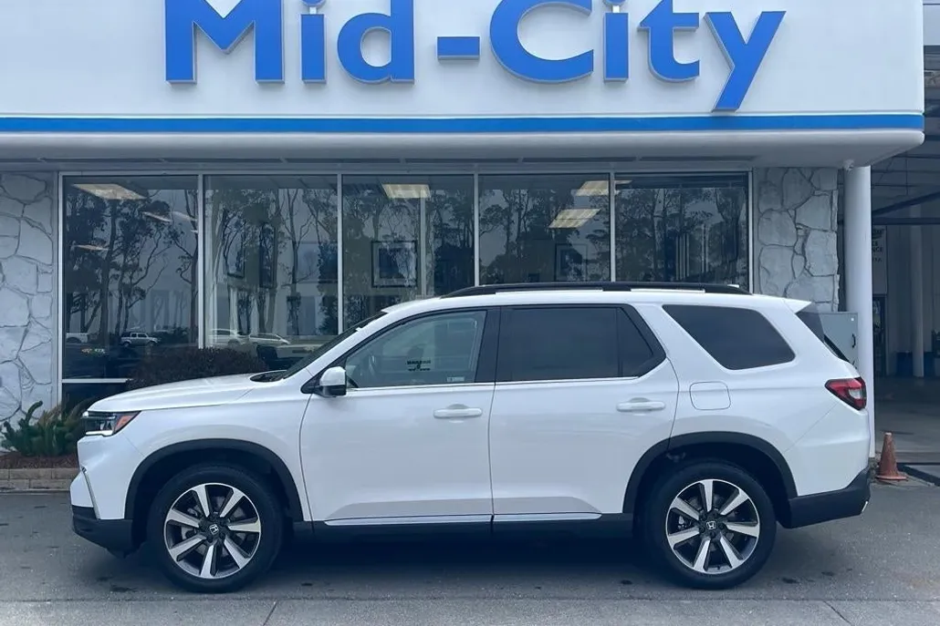 2025 Honda Pilot Elite photo 1