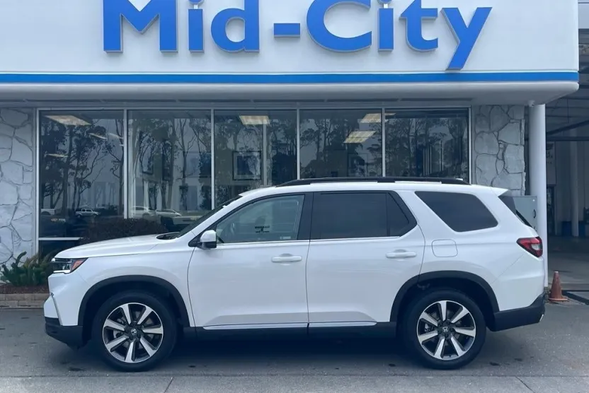 2025 Honda Pilot Elite photo 1