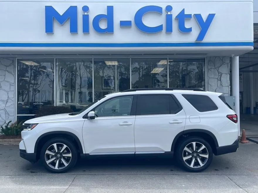 2025 Honda Pilot Elite photo 1