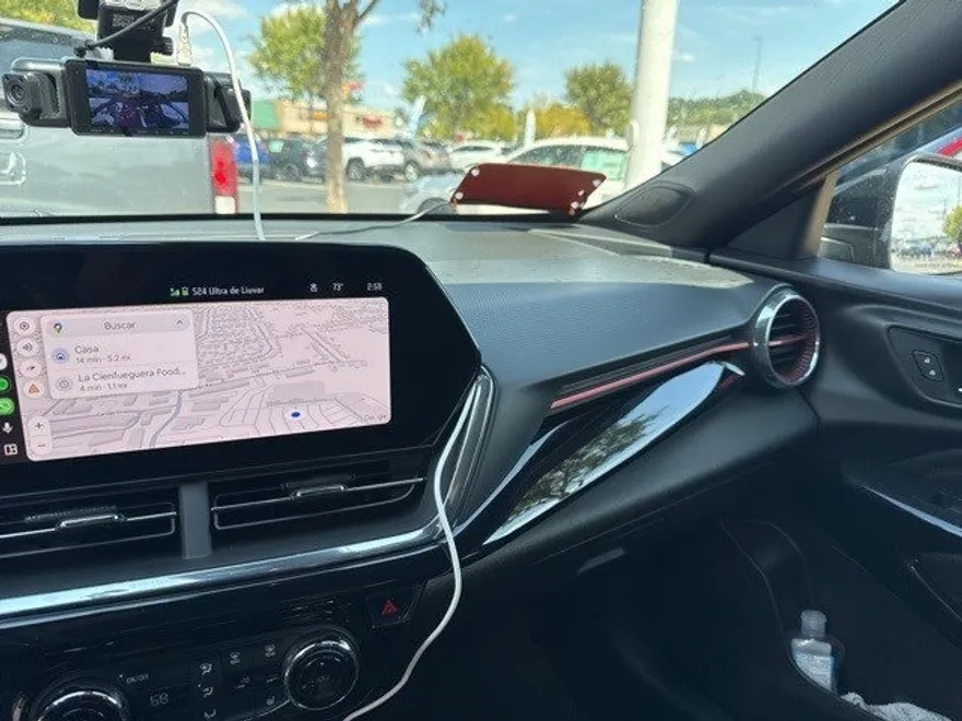 2025 Chevrolet Trax photo 1
