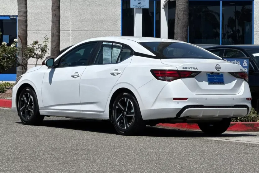 2024 Nissan Sentra SV photo 1