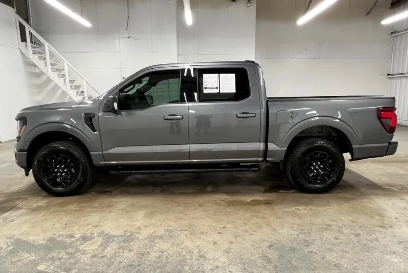 2025 Ford F-150 XLT photo 1