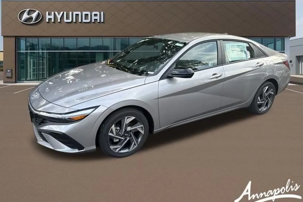 2025 Hyundai Elantra SEL Sport photo 1