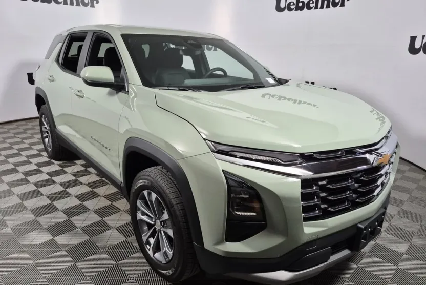 2026 Chevrolet Equinox LT photo 1
