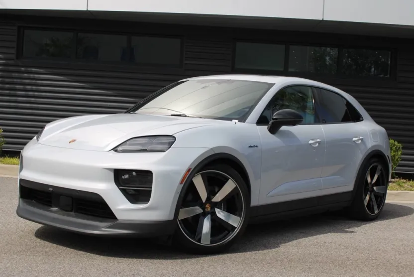 2024 Porsche Macan Electric 4 photo 1
