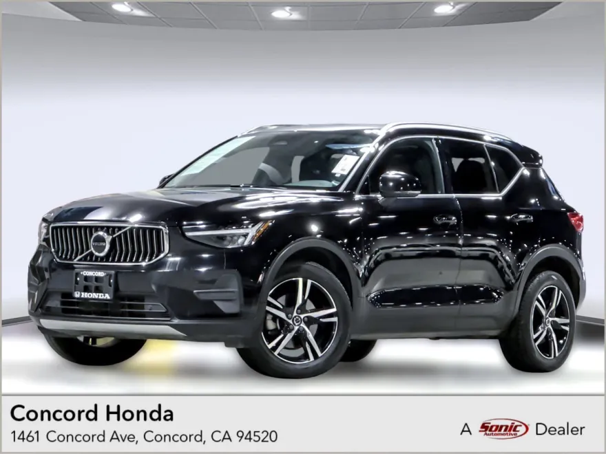 2024 Volvo XC40 Core photo 1