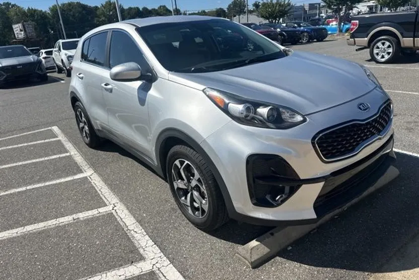 2020 Kia Sportage LX photo 1