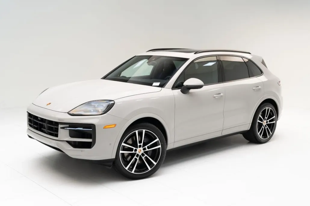 2025 Porsche Cayenne photo 1