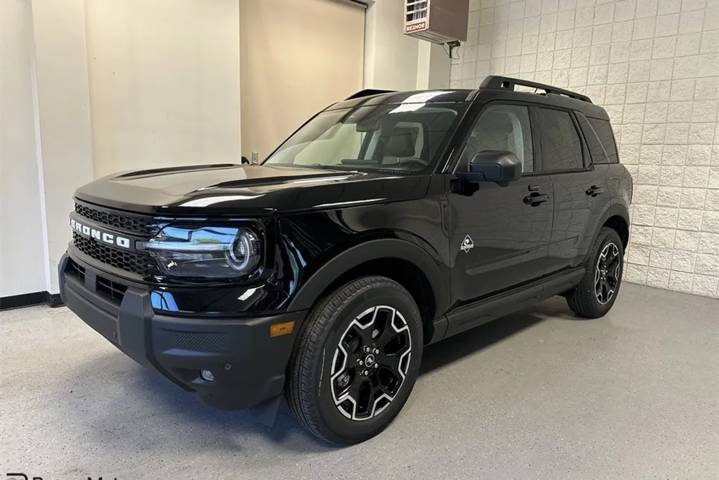 2025 Ford Bronco Sport Outer Banks photo 1
