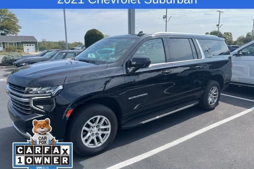 2021 Chevrolet Suburban LT photo 1
