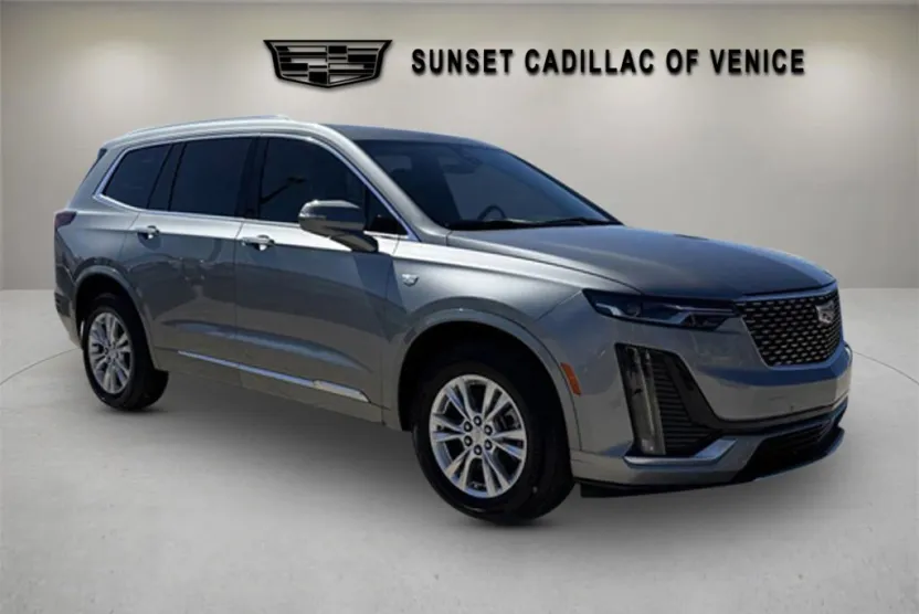 2025 Cadillac XT6 Luxury photo 1