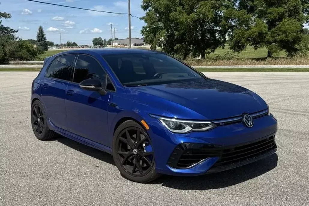 2023 Volkswagen Golf Anniversary Edition photo 1
