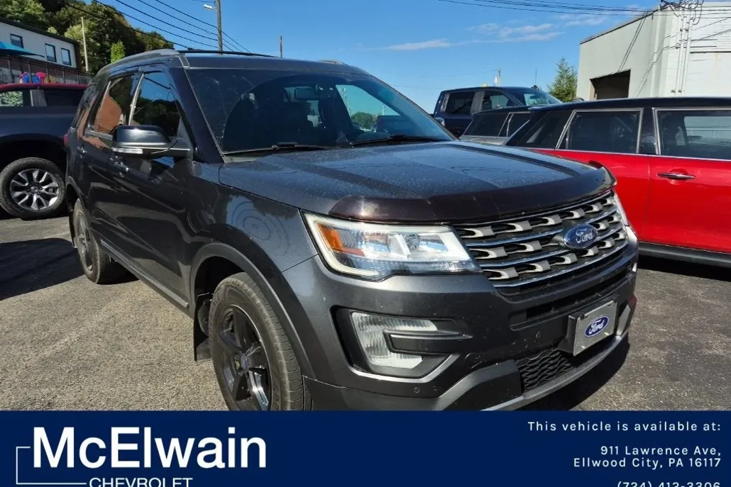 2016 Ford Explorer XLT photo 1