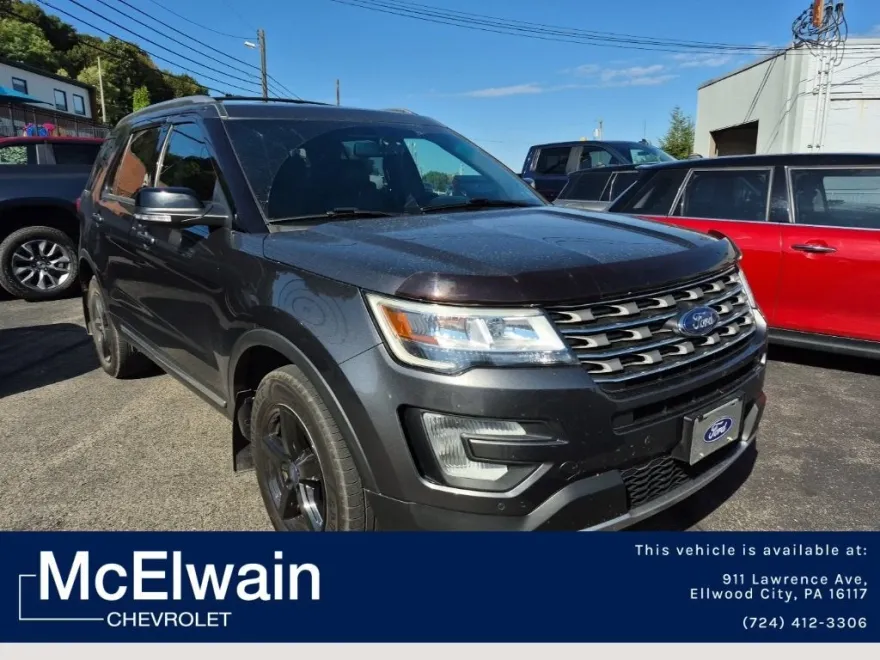 2016 Ford Explorer XLT photo 1