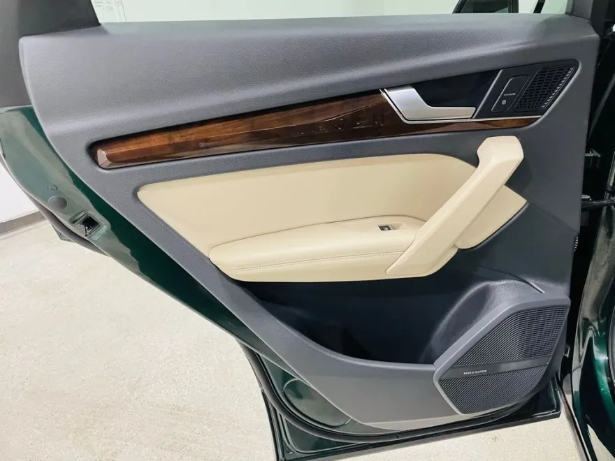 2020 Audi Q5 Premium Plus 45 TFSI S line photo 29
