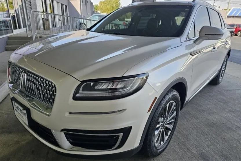 2019 Lincoln Nautilus Select photo 1