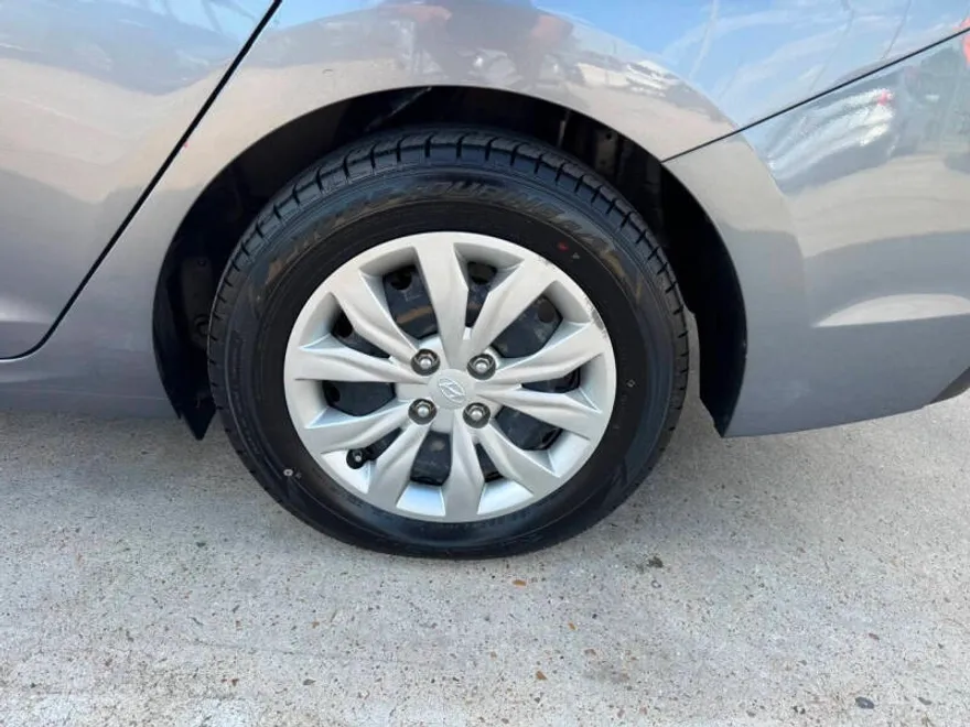 2018 Hyundai Accent SE photo 1