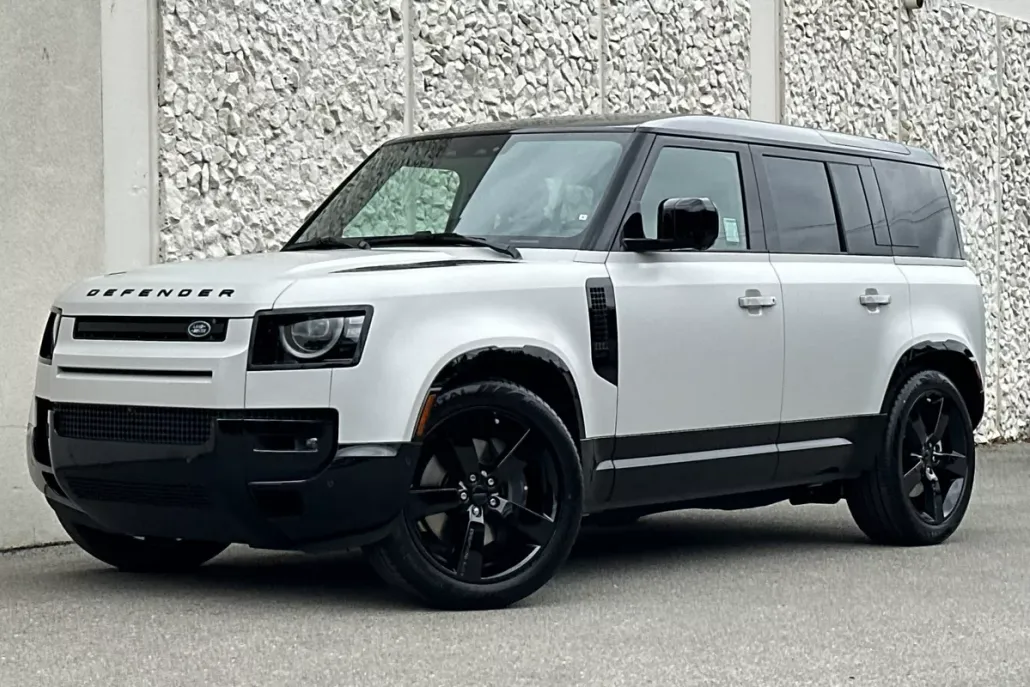 2026 Land Rover Defender 110 X-Dynamic SE photo 1
