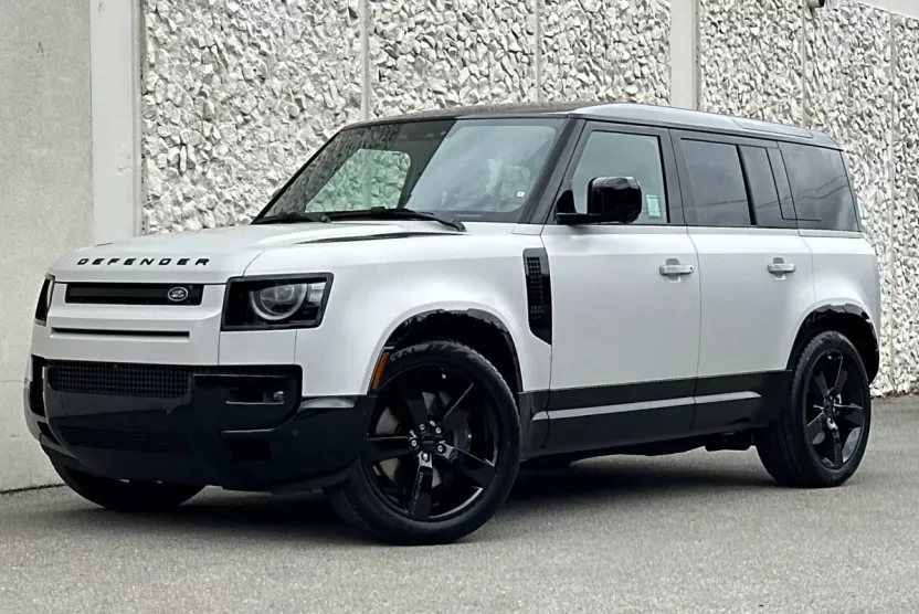 2026 Land Rover Defender 110 X-Dynamic SE photo 1