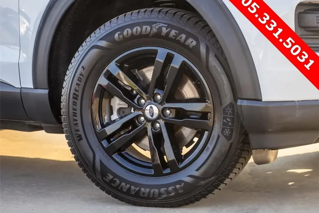 2022 Ford Explorer XLT photo 1