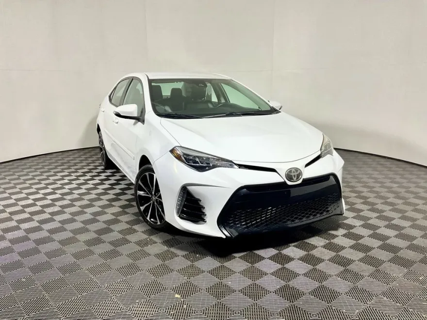 2017 Toyota Corolla L photo 1