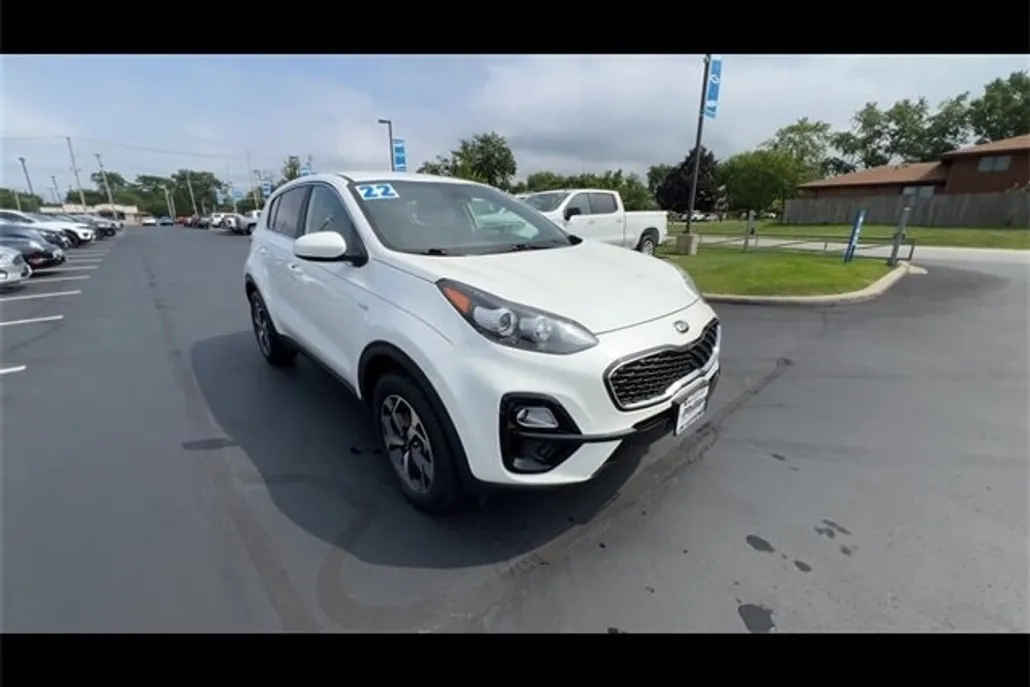 2022 Kia Sportage LX photo 1