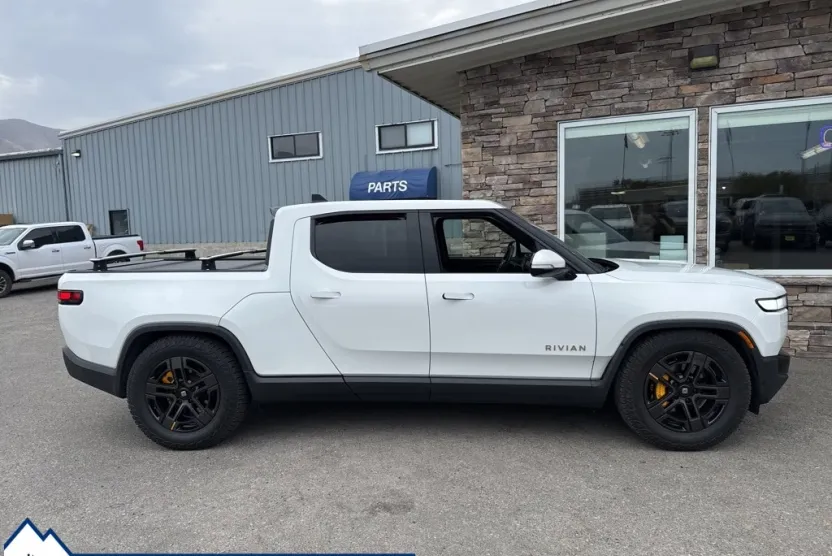 2022 Rivian R1T Adventure photo 1