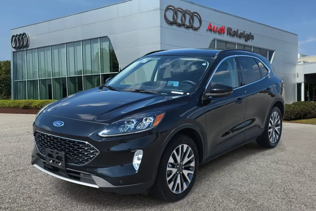 2020 Ford Escape Titanium photo 1