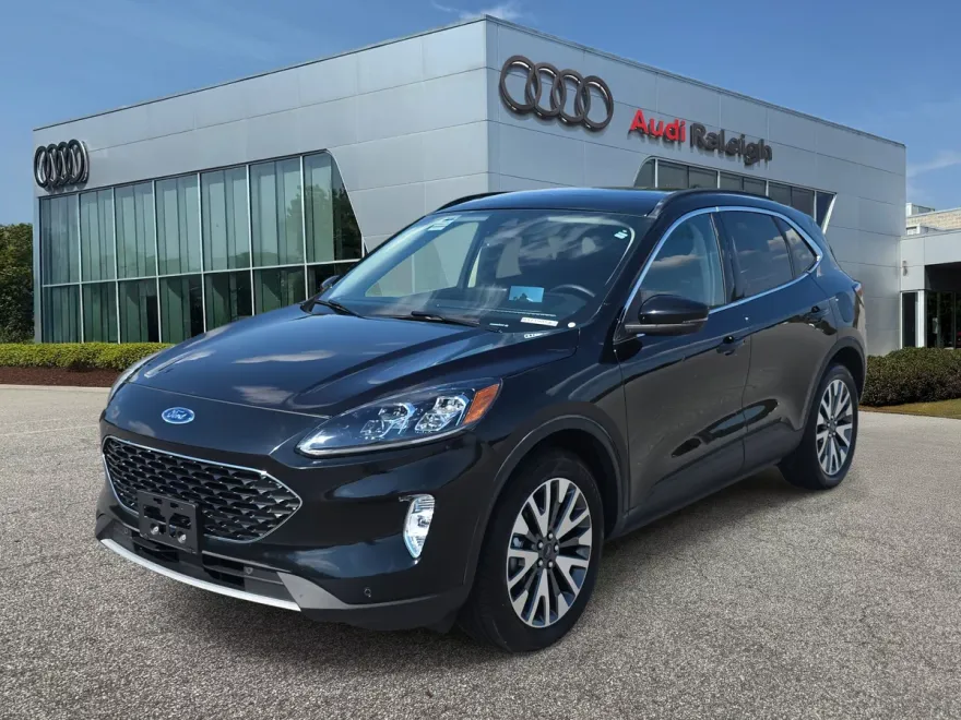 2020 Ford Escape Titanium photo 1