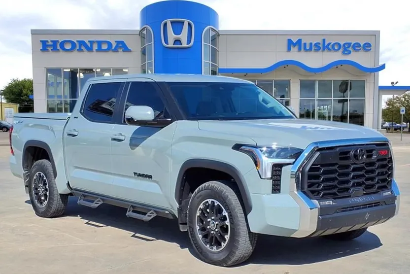 2024 Toyota Tundra SR5 photo 1