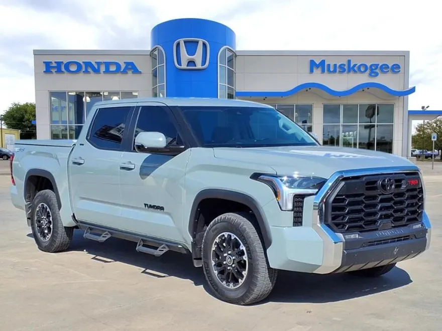 2024 Toyota Tundra SR5 photo 1