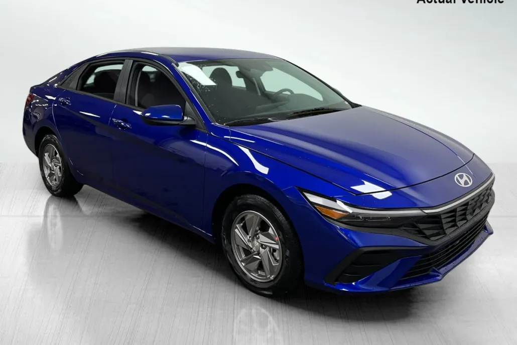 2025 Hyundai Elantra SE photo 1