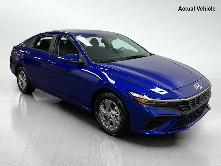 2025 Hyundai Elantra SE photo 1