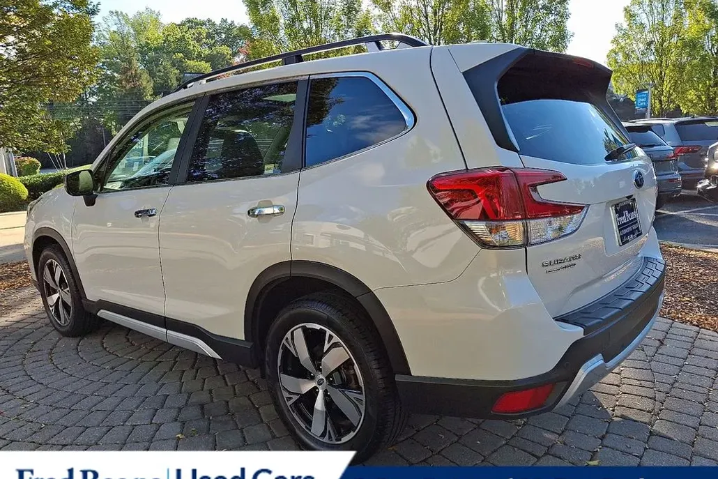 2019 Subaru Forester Touring photo 1
