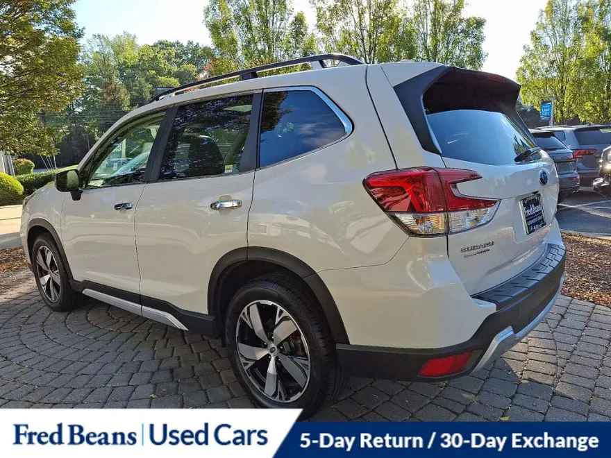 2019 Subaru Forester Touring photo 1