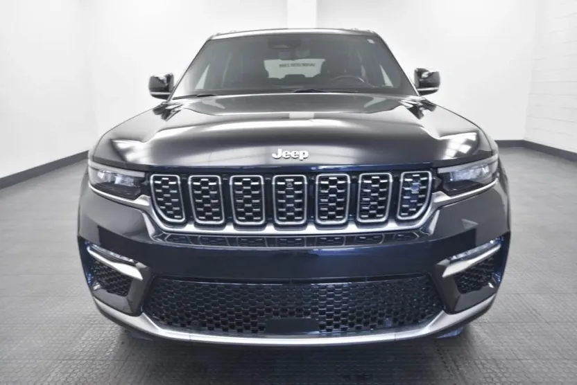 2023 Jeep Grand Cherokee Summit 4xe photo 1