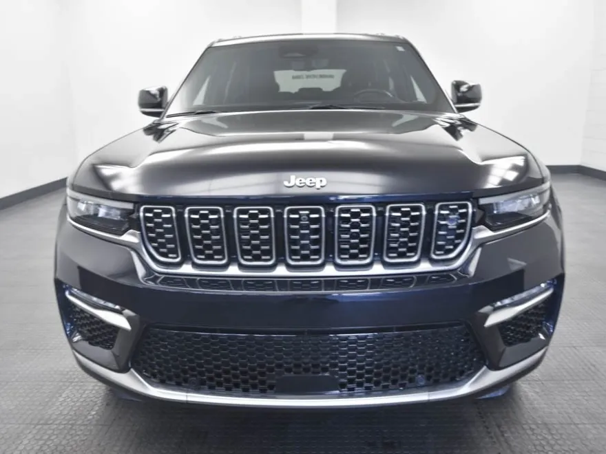 2023 Jeep Grand Cherokee Summit 4xe photo 1