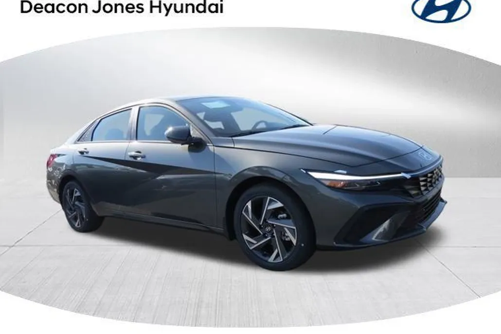 2025 Hyundai Elantra SEL Sport photo 1
