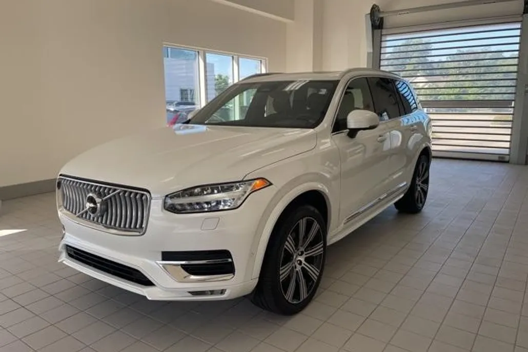 2024 Volvo XC90 Plus photo 1