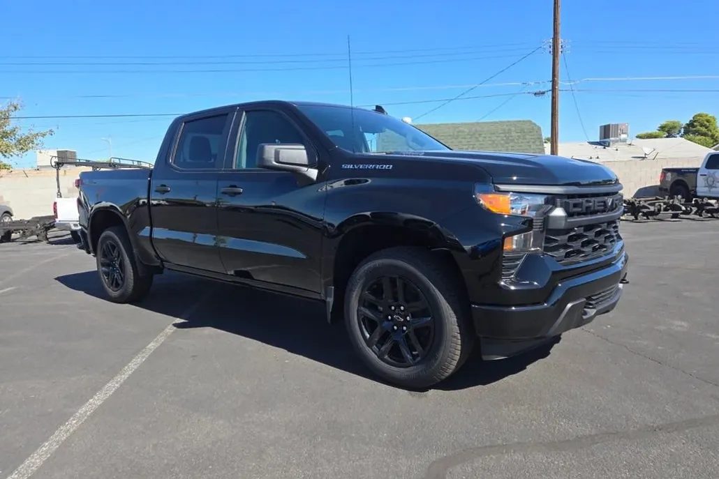 2026 Chevrolet Silverado 1500 Custom photo 1