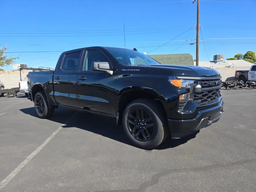 2026 Chevrolet Silverado 1500 Custom photo 1