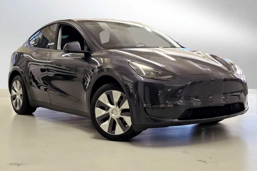 2024 Tesla Model Y Long Range photo 1